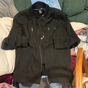 Very swag lrg jacket, got it for Christmas and it’s been sitting in my closet.